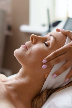 Facial massage beauty treatment